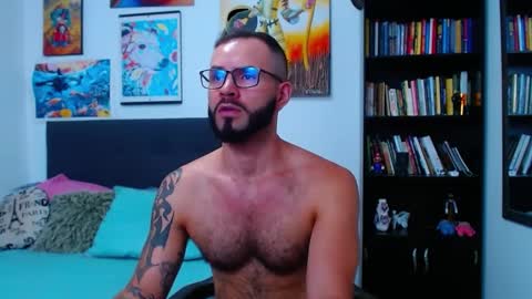 Snapshot of akiles_r chatting on 02/25/25, 11:11 akiles online show from 02/25/25, 11:11