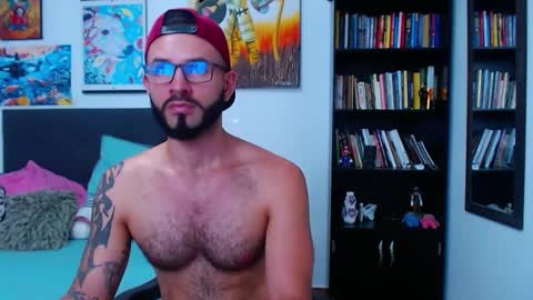 Snapshot of akiles_r chatting on 02/26/25, 11:04 akiles online show from 02/26/25, 11:04