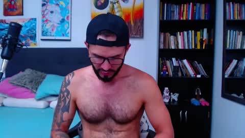 Snapshot of akiles_r chatting on 03/05/25, 10:10 akiles online show from 03/05/25, 10:10