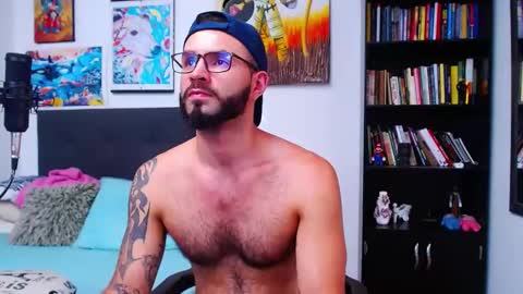 Snapshot of akiles_r chatting on 03/10/25, 10:13 akiles online show from 03/10/25, 10:13