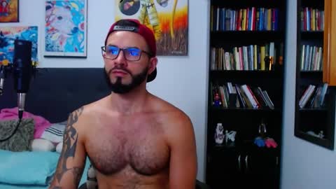 Snapshot of akiles_r chatting on 03/12/25, 01:14 akiles online show from 03/12/25, 01:14