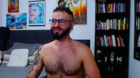 Snapshot of akiles_r chatting on 09/29/25, 11:31 akiles online show from 09/29/25, 11:31