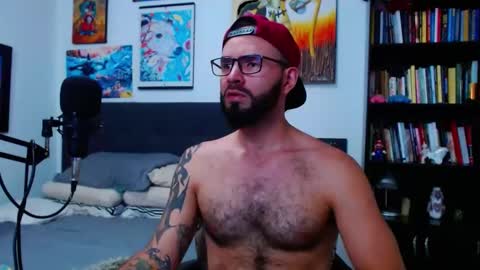 Snapshot of akiles_r chatting on 10/08/25, 11:24 akiles online show from 10/08/25, 11:24