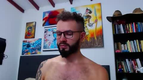 Snapshot of akiles_r chatting on 10/21/25, 12:22 akiles online show from 10/21/25, 12:22