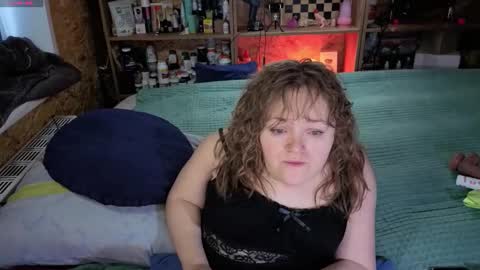 Natalie online show from 11/16/25, 03:01