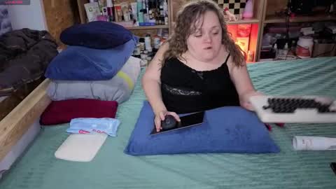 Natalie online show from 12/05/25, 10:57