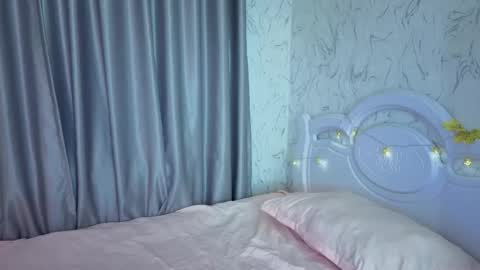 Snapshot of akino_hen chatting on 11/03/25, 04:41 Kim online show from 11/03/25, 04:41