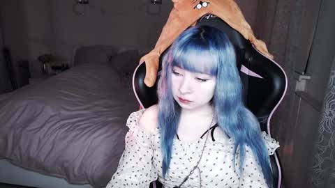 akirahartyx online show from 01/08/25, 02:14