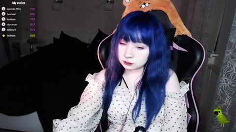 akirahartyx online show from 01/18/25, 03:27