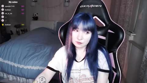 akirahartyx online show from 09/29/25, 04:56