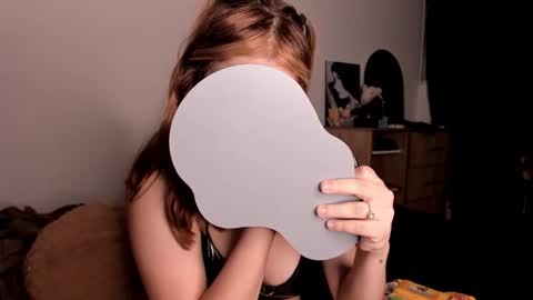 akirahattori__ online show from 02/08/26, 04:05