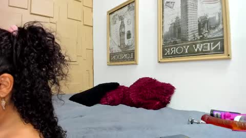Snapshot of akyra_ebony chatting on 04/30/26, 08:57 Zoe Hudson online show from 04/30/26, 08:57
