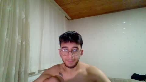 Snapshot of al3vderlerrs chatting on 05/28/26, 10:51 alevderler online show from 05/28/26, 10:51