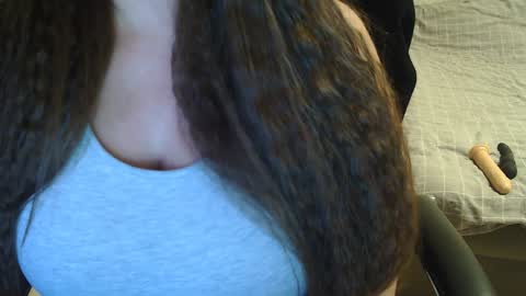 Snapshot of alabama1_ chatting on 12/25/24, 03:38 Alisha online show from 12/25/24, 03:38