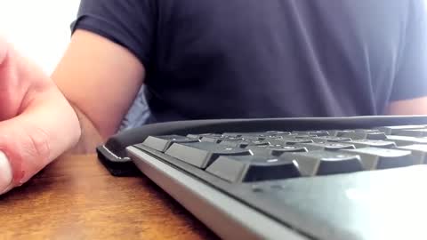 Snapshot of aladdinsimon chatting on 01/26/25, 08:13 Aladdin online show from 01/26/25, 08:13