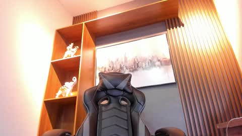 Alahia Rodriguez online show from 12/14/25, 06:45