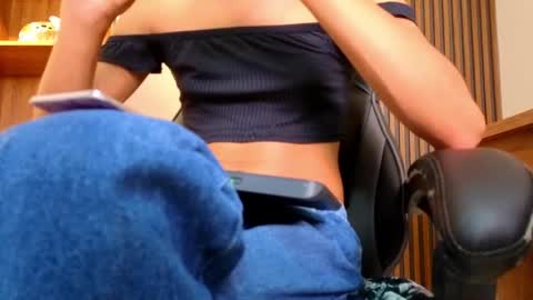 Alahia Rodriguez online show from 04/21/26, 07:50