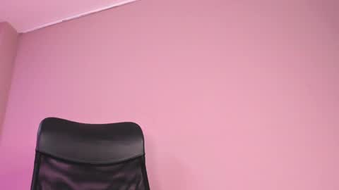 Snapshot of alahia_betancur chatting on 02/26/25, 04:35 Alahia online show from 02/26/25, 04:35