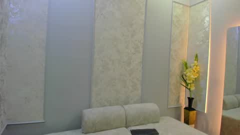 Snapshot of alahia_dangelo_ chatting on 07/23/26, 05:33 ALAHIA online show from 07/23/26, 05:33