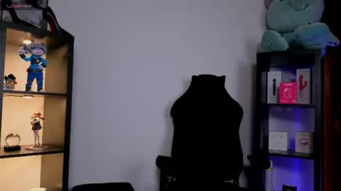 Snapshot of alaia_asuka chatting on 06/11/26, 01:49 Alaia online show from 06/11/26, 01:49