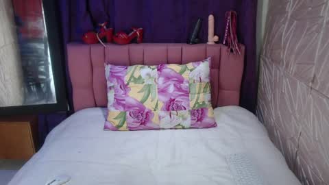 alaia_boobs online show from 03/27/26, 01:44