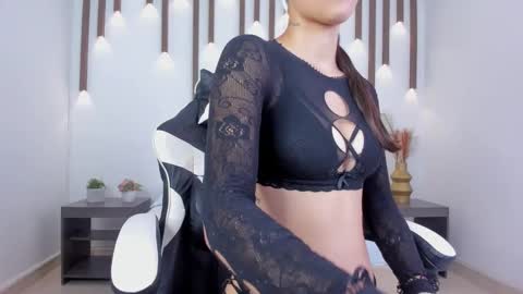 Snapshot of alaia_bridge chatting on 10/29/25, 12:29 A L A I A online show from 10/29/25, 12:29