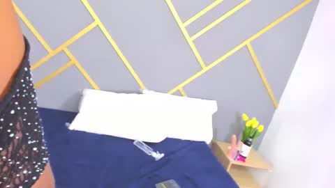 Snapshot of alaia_colins chatting on 02/11/25, 04:13 alaia_colins online show from 02/11/25, 04:13