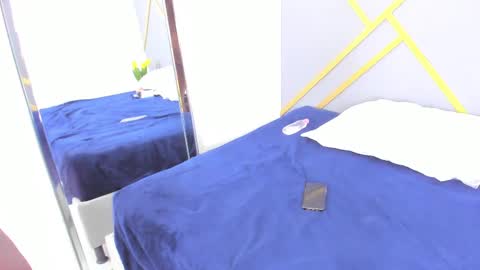 Snapshot of alaia_colins chatting on 02/12/25, 03:49 alaia_colins online show from 02/12/25, 03:49