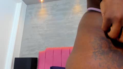 Snapshot of alaia_colins chatting on 09/15/25, 04:34 alaia_colins online show from 09/15/25, 04:34