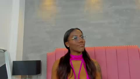 Snapshot of alaia_colins chatting on 11/14/25, 03:49 alaia_colins online show from 11/14/25, 03:49