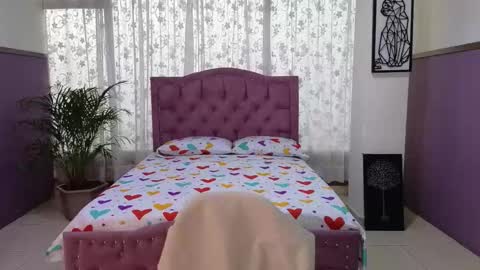 Alaia Skater online show from 10/20/25, 11:21