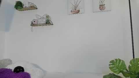 Snapshot of alaiarogerss chatting on 06/24/26, 10:47 online show from 06/24/26, 10:47