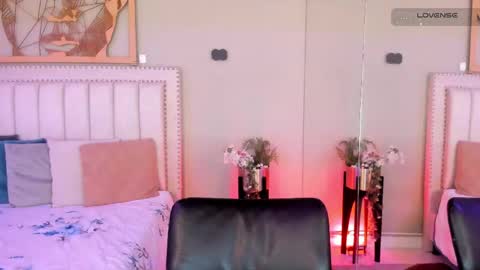 Snapshot of alaiasmile_ chatting on 05/26/26, 07:21 online show from 05/26/26, 07:21