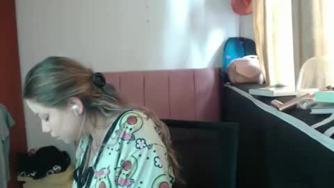 Snapshot of alaina_blessed chatting on 04/20/26, 06:09 alaina_blessed online show from 04/20/26, 06:09