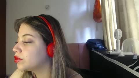 Snapshot of alaina_blessed chatting on 05/01/26, 08:35 alaina_blessed online show from 05/01/26, 08:35