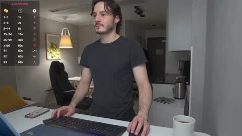 Maxi  online show from 02/17/25, 06:09