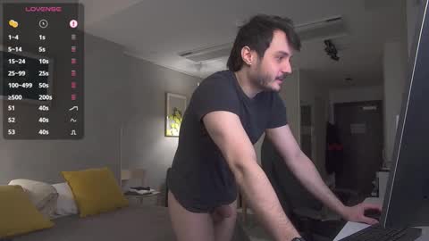 Maxi  online show from 10/22/25, 06:57