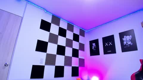 Alan Boy online show from 04/24/26, 01:19