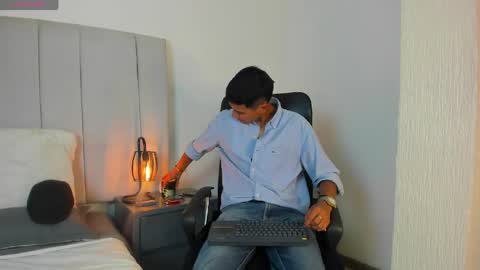 alan_colthon online show from 04/15/26, 03:02