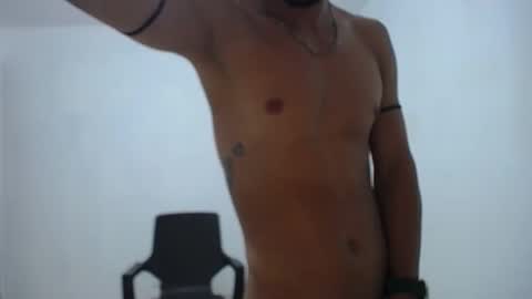 Snapshot of alan_gay chatting on 09/17/25, 01:07 Alan online show from 09/17/25, 01:07