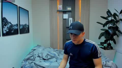 Alan  Kevin can we reach 100 thumbs up please guys  online show from 02/17/26, 07:09