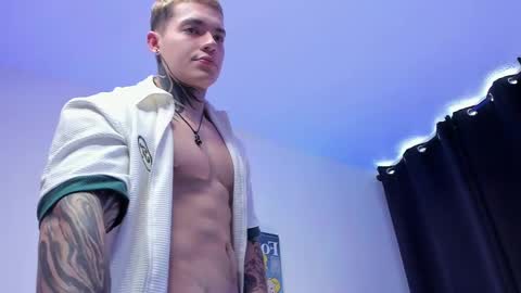 Alan online show from 03/11/25, 03:56