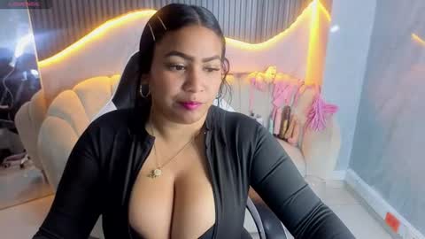Snapshot of alana_fox_tx chatting on 07/18/26, 12:09 Follow me.. Live 1430 to 2100 online show from 07/18/26, 12:09