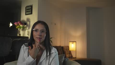 Alana Gasparini online show from 11/17/25, 01:55