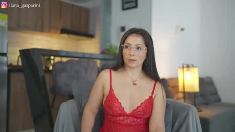 Alana Gasparini online show from 04/15/26, 08:42