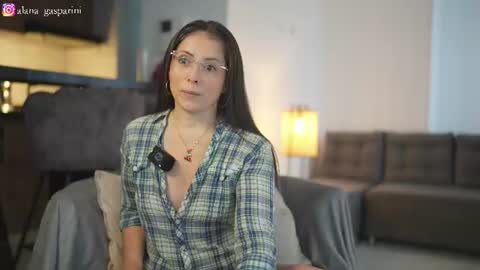Snapshot of alana_gasparani chatting on 07/14/26, 07:30 Alana Gasparini online show from 07/14/26, 07:30