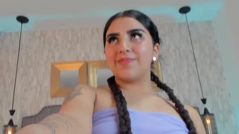 Snapshot of alana_gb chatting on 01/18/25, 10:17 Alana online show from 01/18/25, 10:17