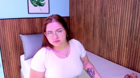 Snapshot of alana_glasses chatting on 09/10/25, 12:05 Alana online show from 09/10/25, 12:05