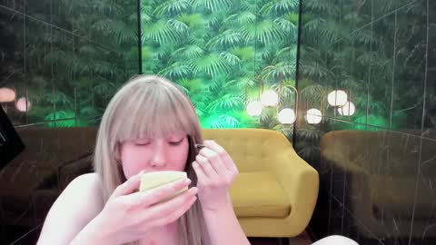 Alana online show from 01/12/25, 06:49