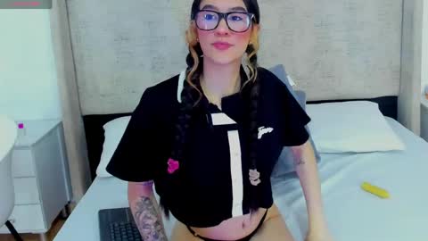 Snapshot of alana_vera chatting on 06/04/26, 07:20 Alana Vera online show from 06/04/26, 07:20
